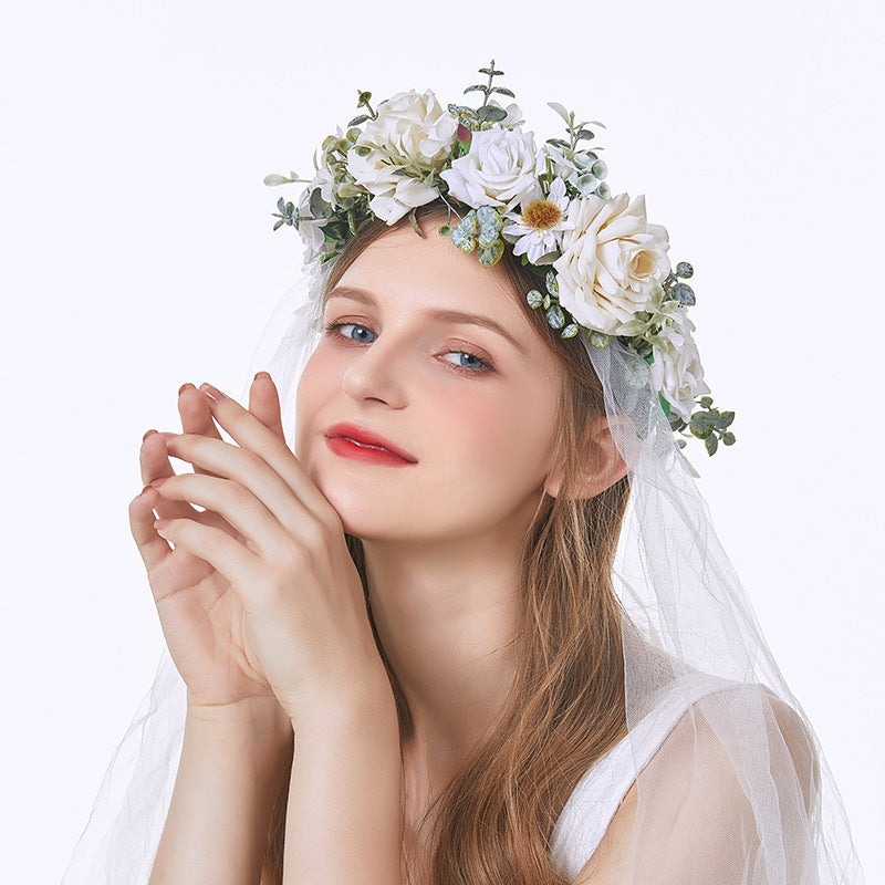 Couronne de mariée avec roses blanches