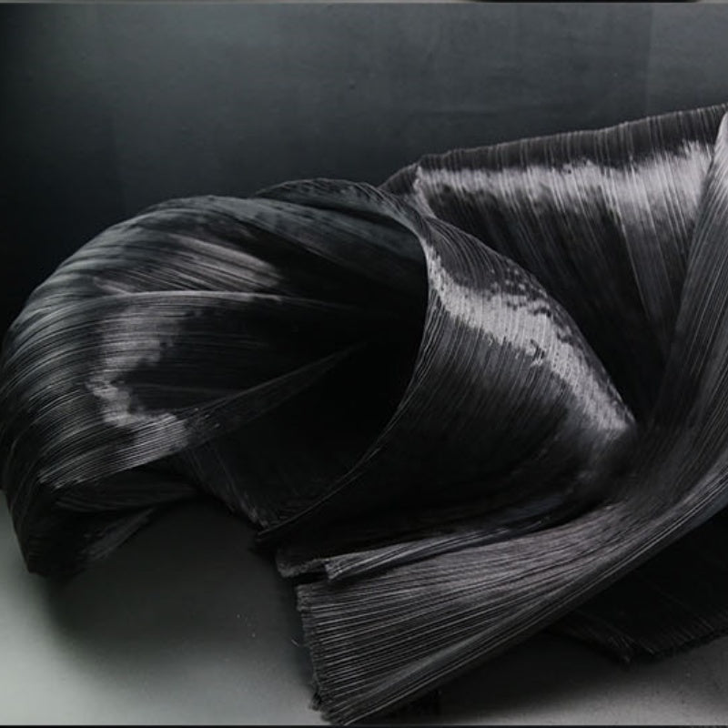 Tissu de style de robe de mariée à texture plissée noire brillante