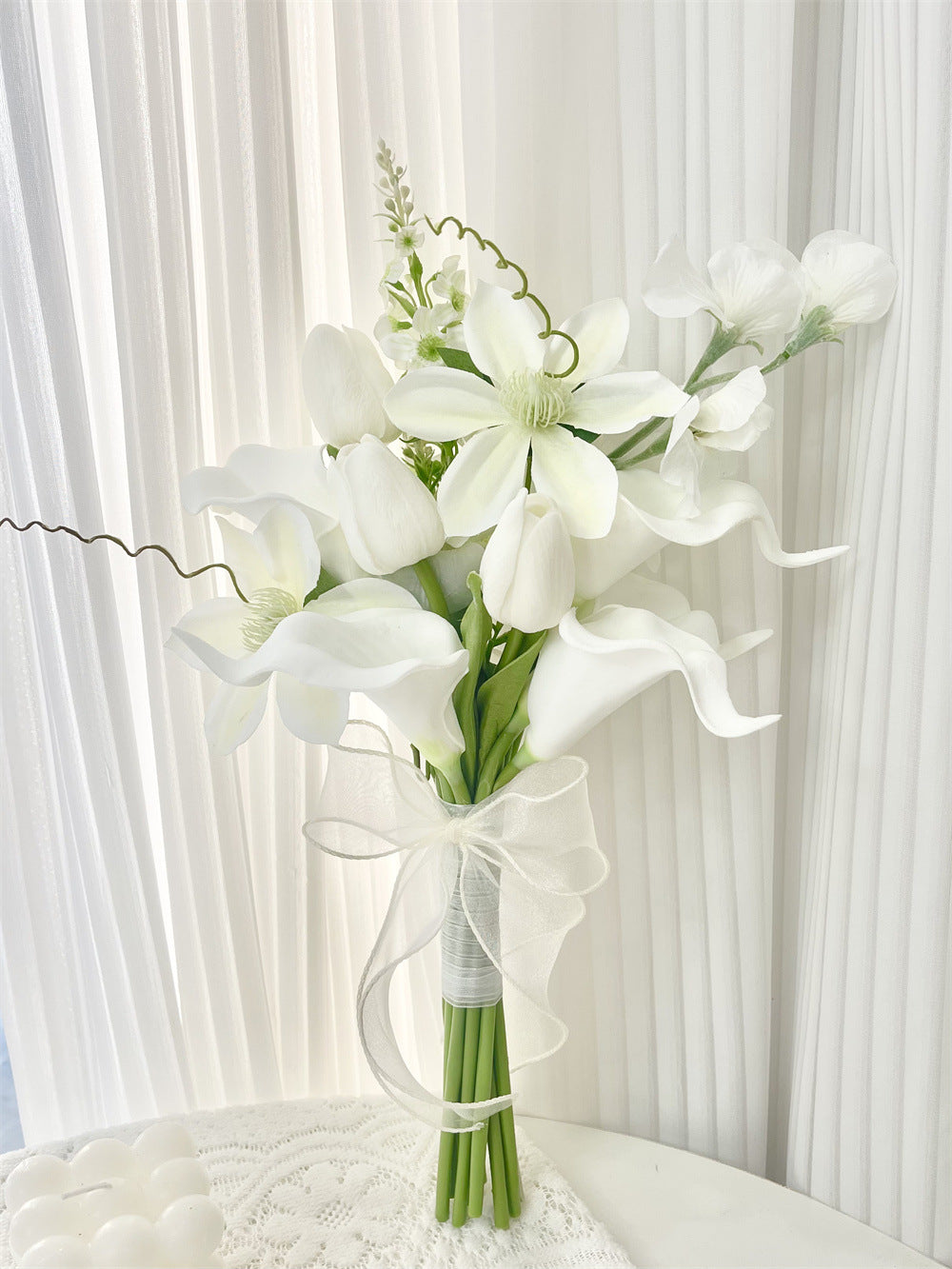 Bouquet À Main Tulipe Blanche