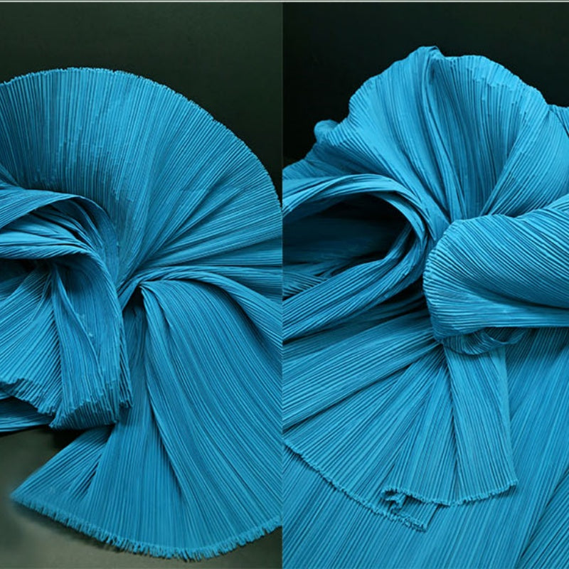Tissu de gravure de décoration plissé Flowerva bleu moyen