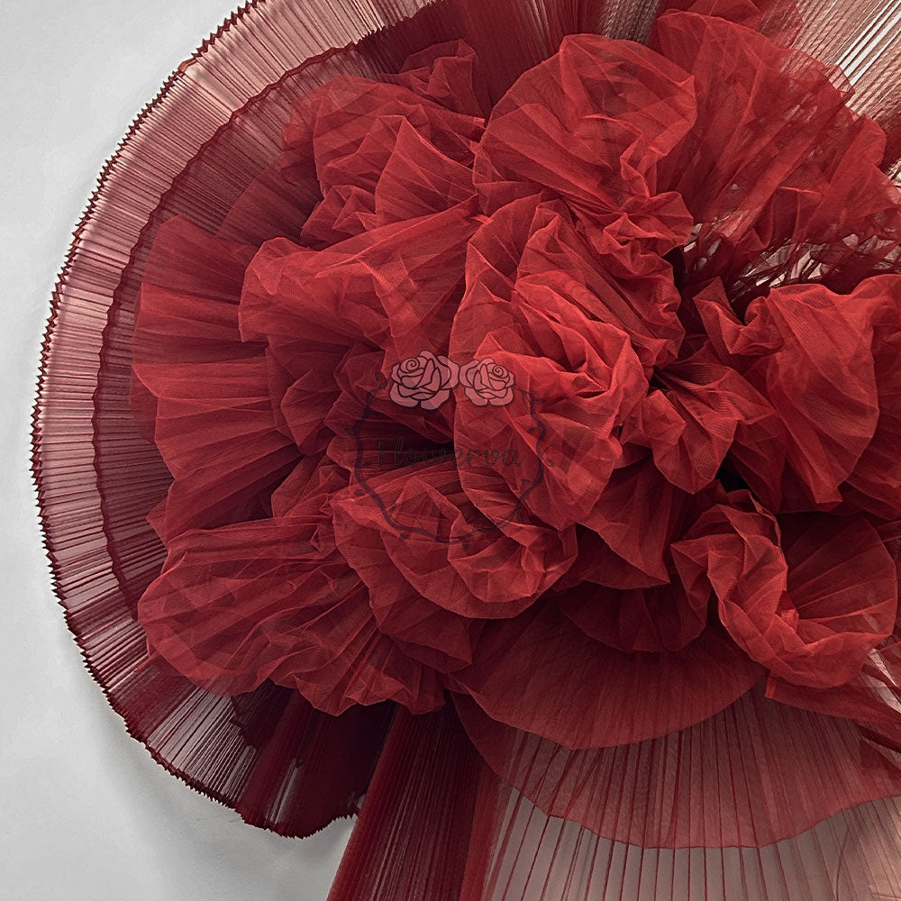 Tissu plissé rouge vin grand bouquet design 