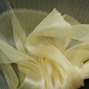 Tissu de style de robe de mariée à texture plissée brillante jaune clair