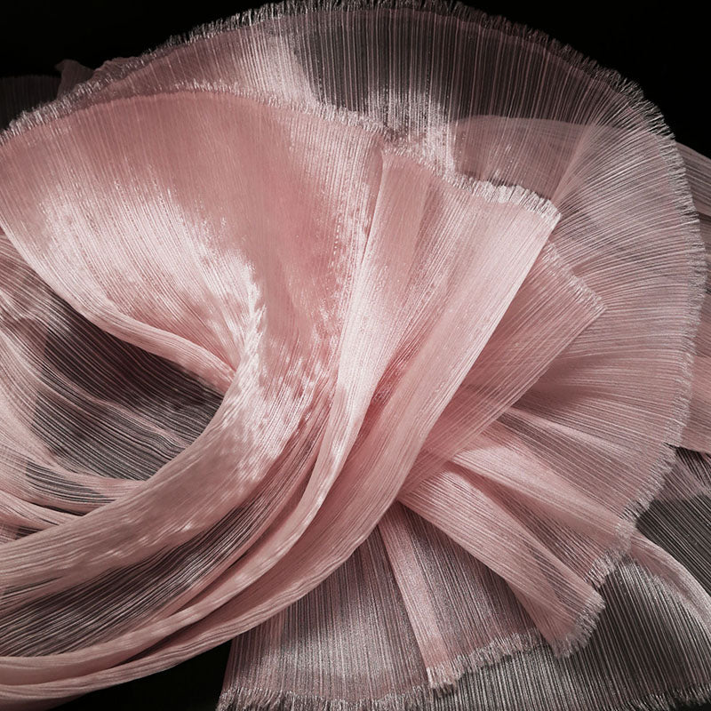 Tissu de style de robe de mariée à texture plissée brillante rose clair