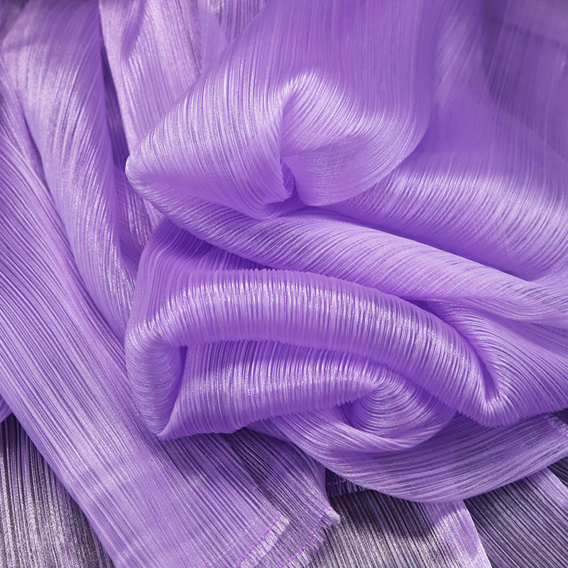 Tissu de style pour robe de mariée à texture plissée brillante violette