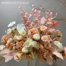 Arrangement de luxe avec hortensia rose, palmier, jacinthe, fleurs de mariage, arrangement au sol