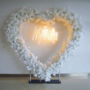 Flowerva Mur de roses blanches de 2,4 m, atmosphère romantique, décoration de mariage en forme de cœur, intérieur