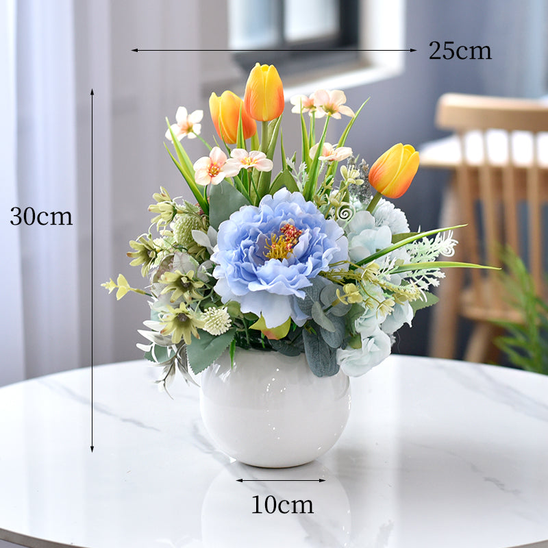 Flowerva Delicate and Petite Handheld Bouquet