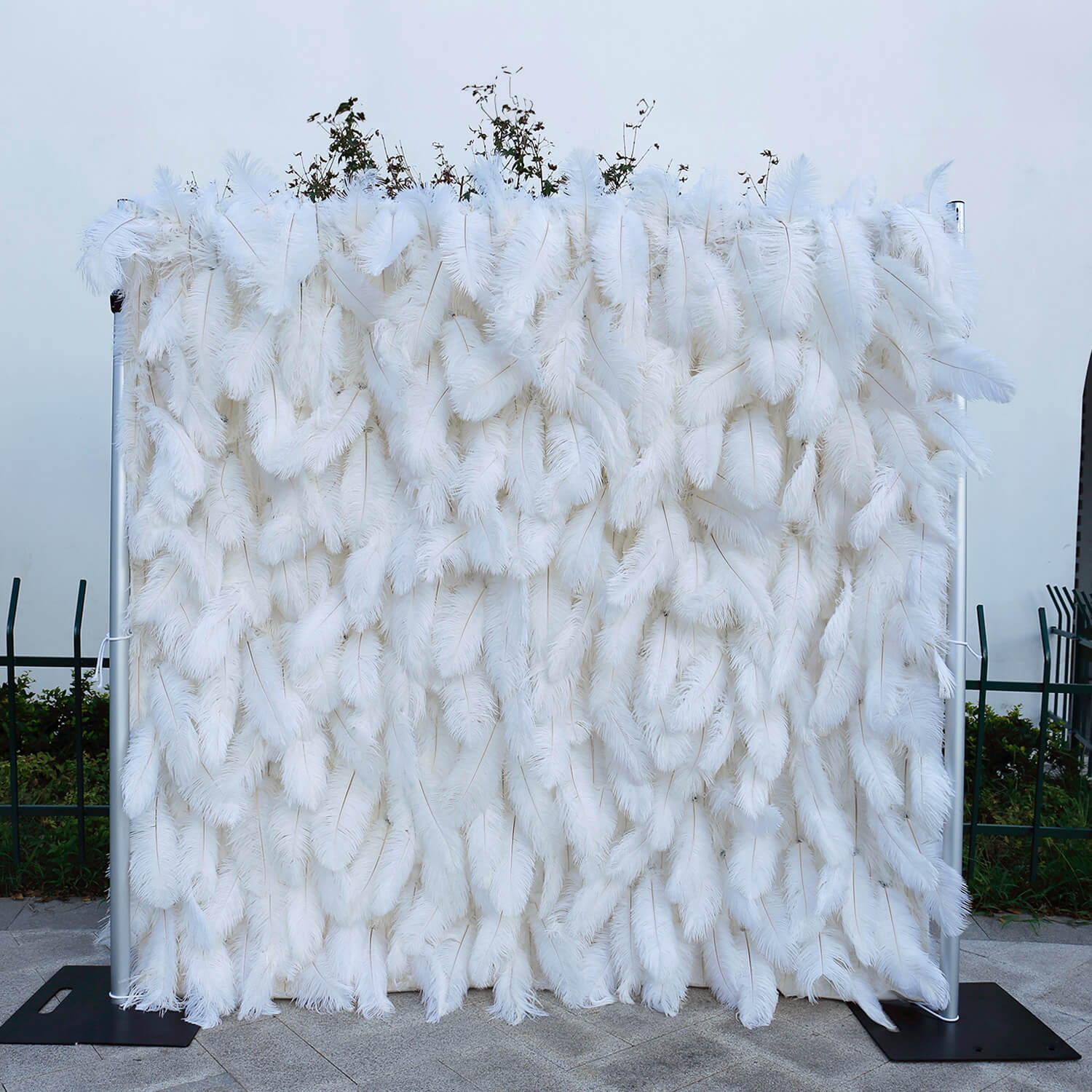 Flowerva – mur de fleurs en plumes blanches d'inspiration bohème, pour arrière-plan de mariage