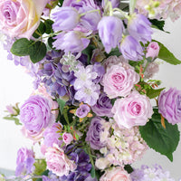 Flowerva – arc d'angle violet, roses artificielles, arrangement de rangées d'hortensia, décoration de fond de mariage