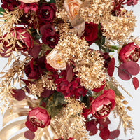 Vignettes florales enchanteresses : l'extravagance de mariage de la série rose de Flowerva